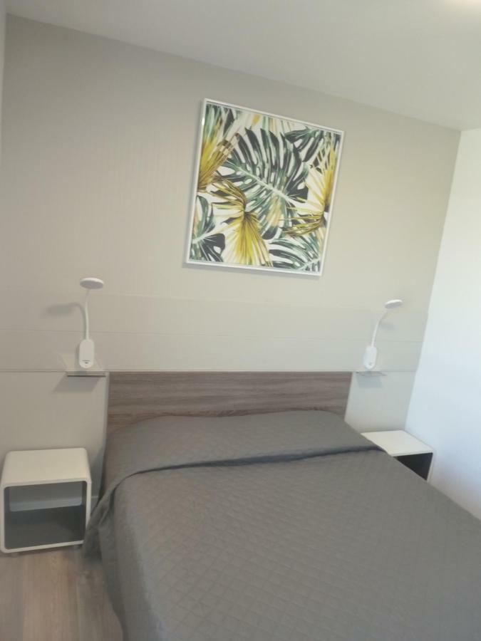 Le 81 Hotel Castres  Exterior photo
